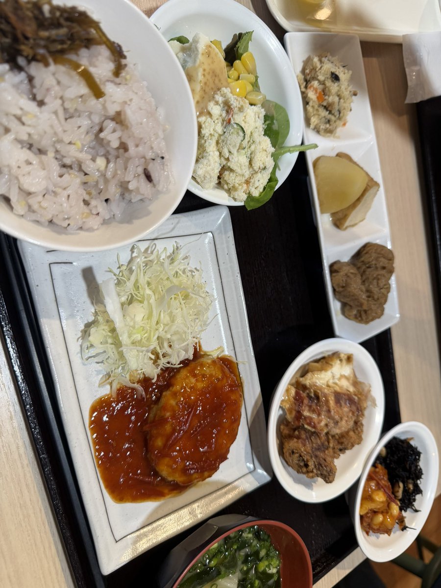 mofudasan's tweet photo. 豆腐ハンバーグと
豆乳ソフト食べてきたʕ•ᴥ•ʔ

お店までの道のり
有料道路外してたから
凄い山道をナビしてしまったよ😅

大切な人と過ごす時間は
かけがえのないものだなぁと
今日は特に思うね https://t.co/a7x29hJan6