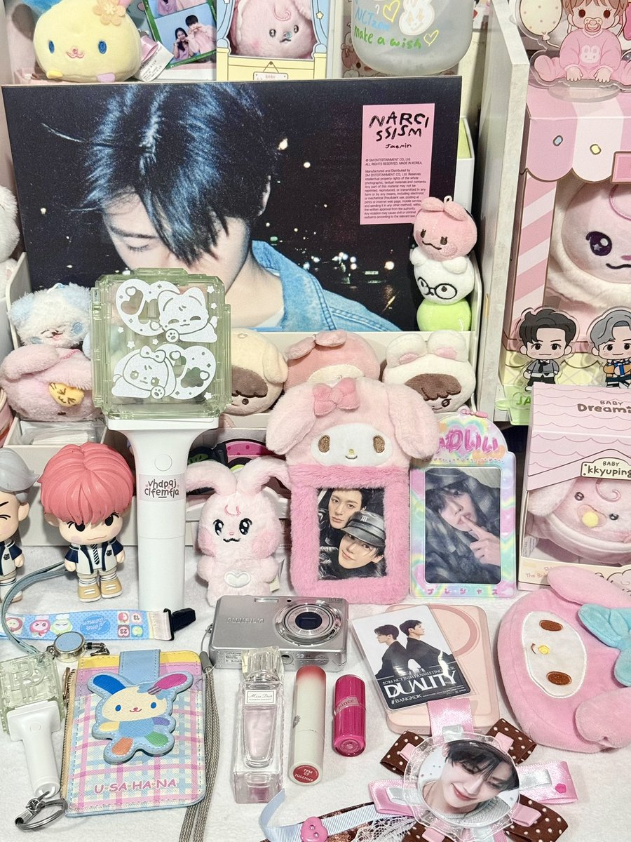 fluffyfnx's tweet photo. what's in my bag @ jnjm 🐶🐰👜🎀 
< ต้องพกลูกๆไปหาพ่อพ่อกี่ตัวกันน้า > 💬 https://t.co/FZF0JcJZi9