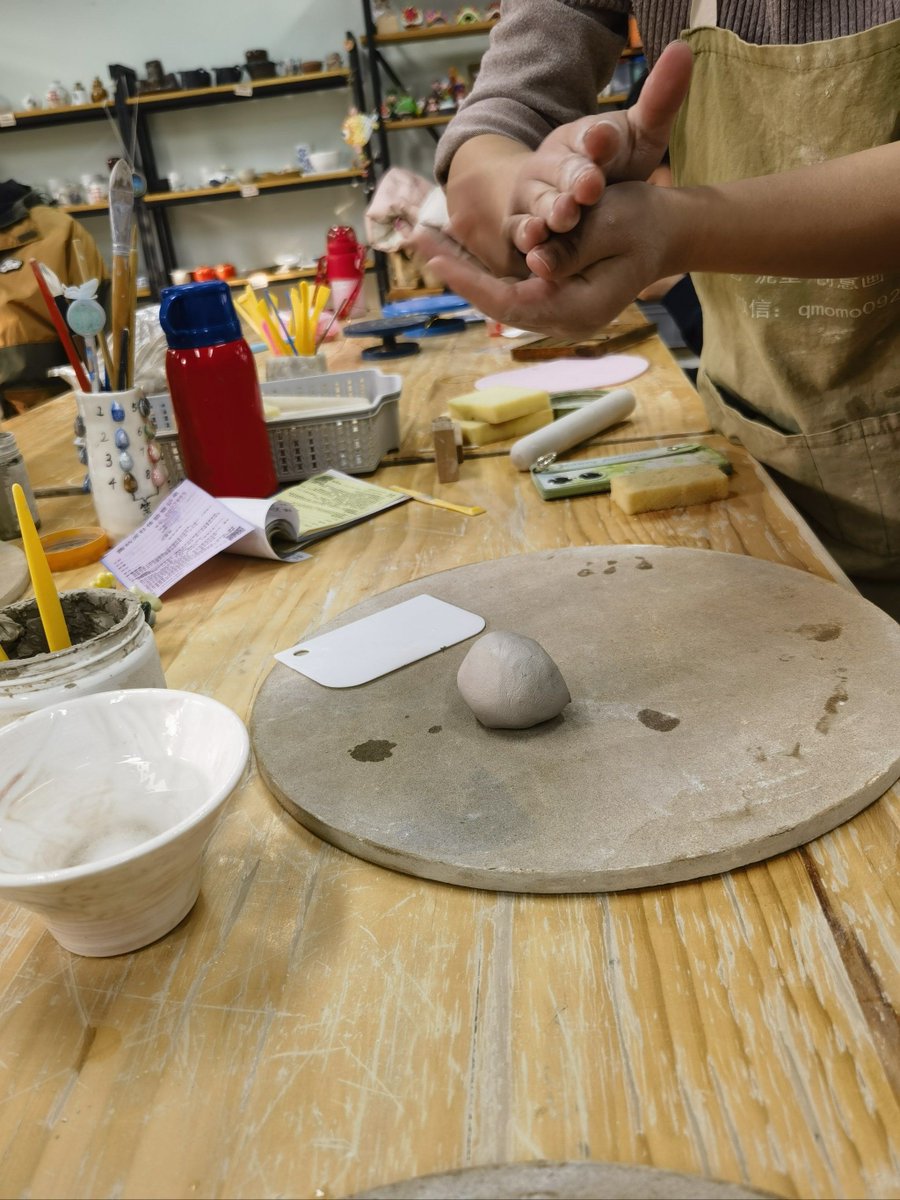 StewartTheoije's tweet photo. Step into a cozy atelier and let the texture of clay guide your hand—feel the warmth, shape a tiny piece of heart, and let art bloom in small, quiet moments. https://t.co/i94IngOU07