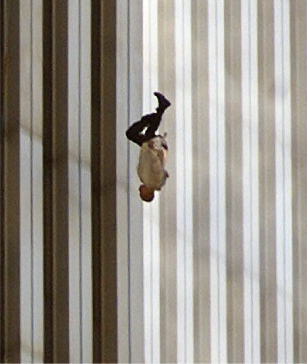 Fx1Jonny's tweet photo. So this picture is circulating as israeli propaganda against Muslims.

The irony is crazy as 9/11 was literally orchestrated by israel. 🇮🇱 

You wanna blame anyone blame that terrorist state! https://t.co/gropTZiMKT