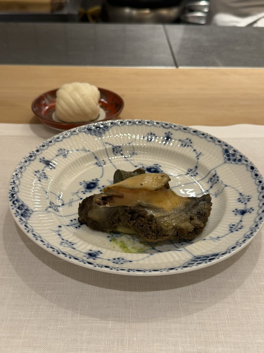 mukakin1203's tweet photo. 人生の経験としてお酒無し
２人で会計120万円コース😆
やっぱ色んな経験しないと色んなこと語れないなぁ~!!! https://t.co/8HmIPQDFdN