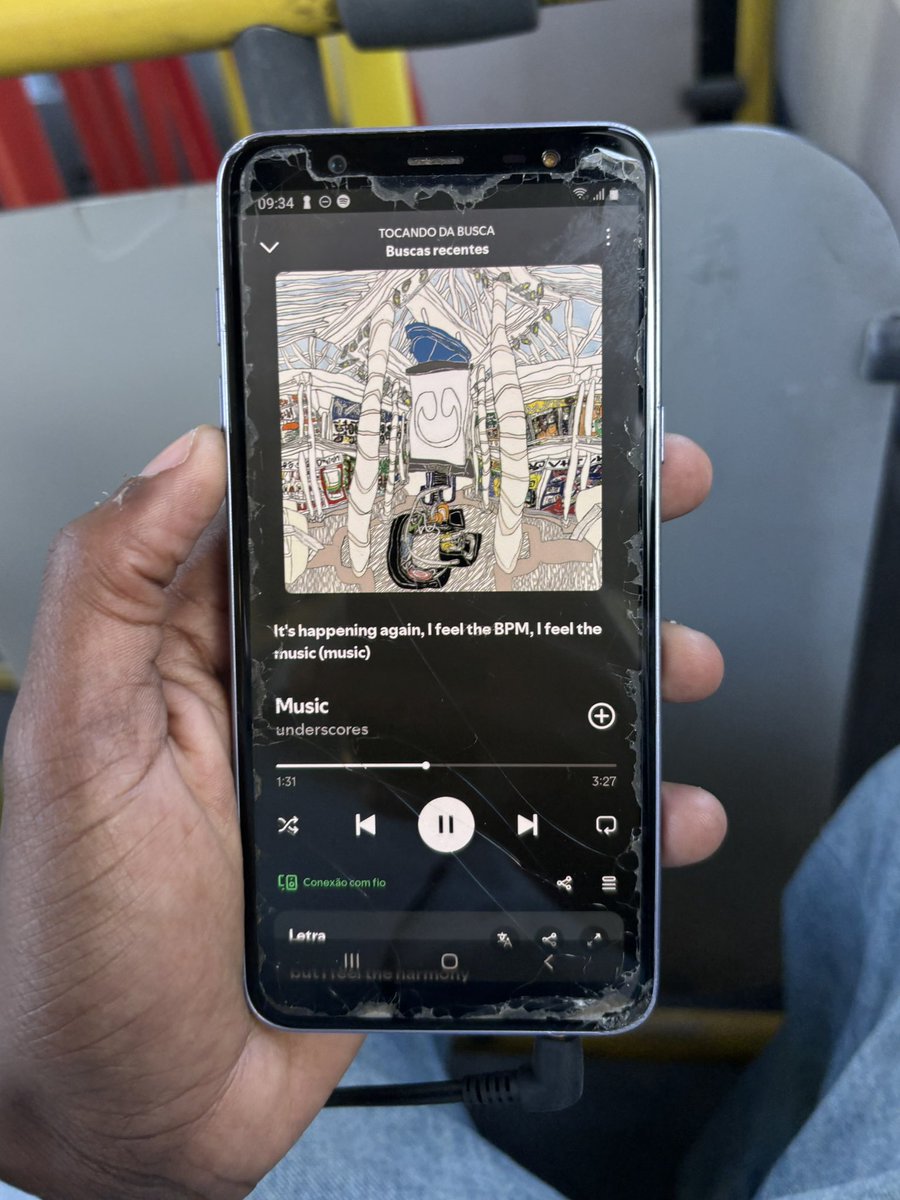 matheusapinho's tweet photo. usando mp3 hoje https://t.co/IeWZT9WhPr