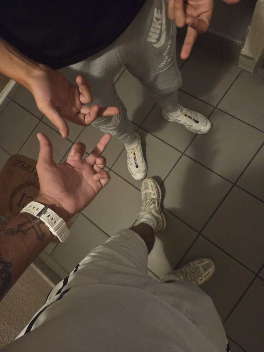 lebossdu15's tweet photo. Qui rakes et vien faire la pute pour nous ? 

#soumis #moneyslave #cashmaster #dominant #kiffeur #tn https://t.co/yAJWmWAZsL