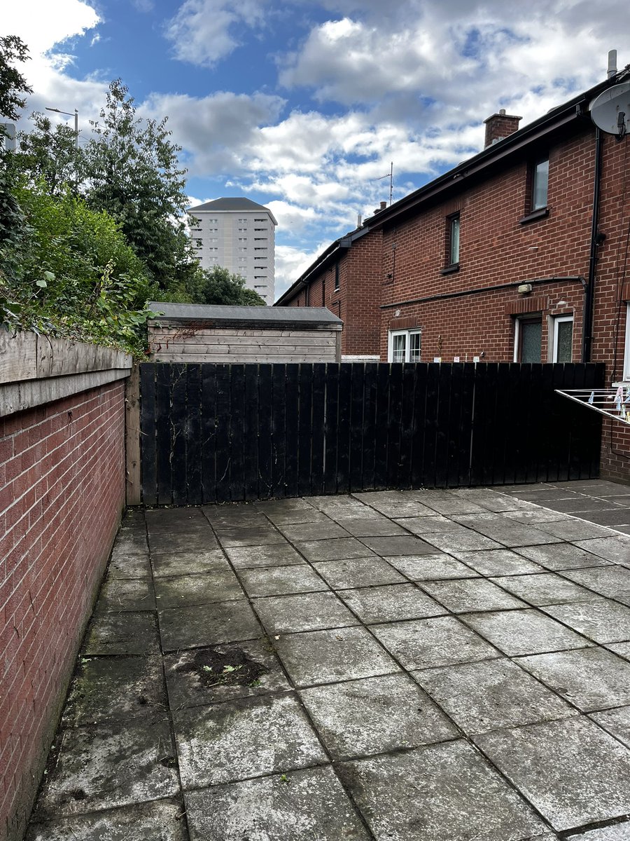 artilleryyc's tweet photo. Our latest two gardens - clearing weeds, cut back overgrown bushes and trees.  Two older residents were delighted. Lads always put a decent shift in… https://t.co/iE65fm6Je4