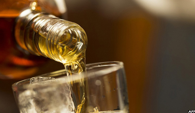 newvisionwire's tweet photo. The Rwandan government has temporarily suspended the importation of 10 Ugandan alcoholic beverages and ordered their immediate recall from the market as part of a wider crackdown on alcoholic products over what they described as public health concerns.

DETAILS🔗 https://t.co/XPGyBCGEk5

#VisionUpdates