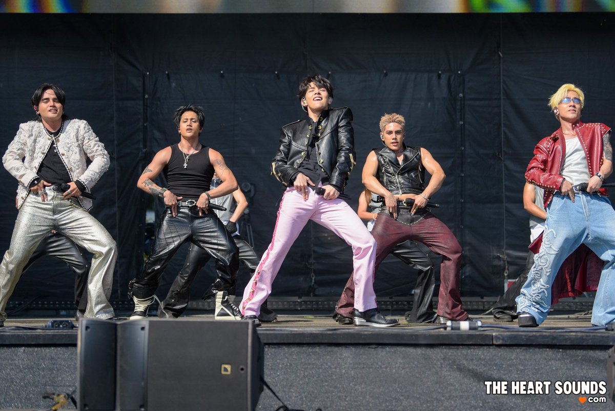 SB19_ATINph's tweet photo. [ ARTICLE FEATURE: THE HEART SOUNDS MAG ]

"Over at the Allianz Stage, the atmosphere shifted completely as fans gathered well before SB19 took the stage. The Filipino group has built a dedicated international following, and that support was impossible to miss."

Read full article here: https://t.co/vjg7ewCiFn

Engage in their IG post: https://t.co/5f5pue9sjC

@SB19Official #SB19
#SB19atLollapalooza