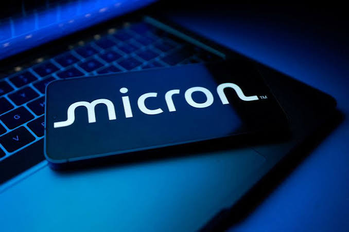 Investingcom's tweet photo. CITI SAYS BUY THE PULLBACK IN MEMORY STOCKS AS UPCYCLE IS STILL IN EARLY INNINGS

$MU $SKHY https://t.co/JcKlYyvfoZ