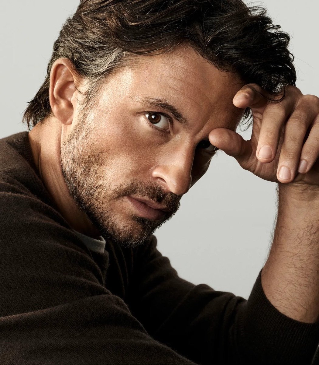 cupidjonny's tweet photo. JONATHAN BAILEY YOUR FACE CARD IS CRAZY https://t.co/jGgOhlk6Mx