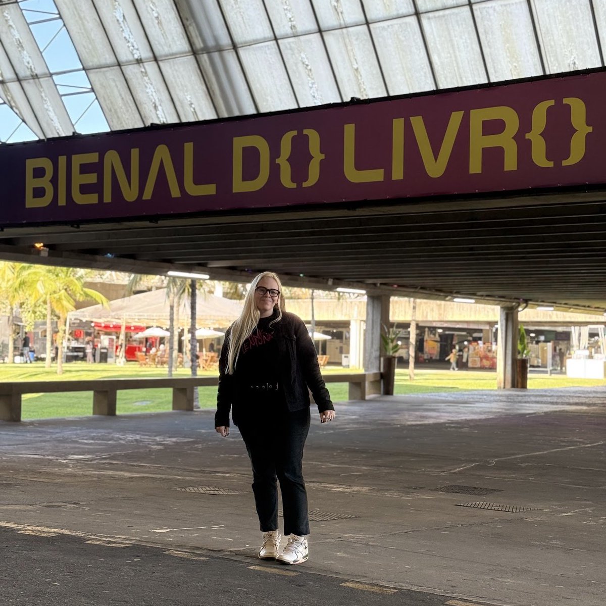 lendosaficos's tweet photo. O grupo da Bienal de São Paulo foi criado!

O intuito é combinar encontros, avisar onde terá brindes limitados &amp; outras coisitas 💖 Tô muito ansiosa pra vocês verem os brindes desse ano!

🔗 https://t.co/QJuCcwAxS9 https://t.co/M3DZR61q0G