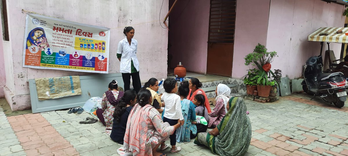 dsbccAmc's tweet photo. આંબલી અને ન્યૂ બહેરામપુરા UHC અંતર્ગત આશા કાર્યકરો દ્વારા HBNC અને HBYC ઘર મુલાકાતો કરી નવજાત તથા નાના બાળકોના આરોગ્ય, પોષણ, સ્તનપાન અને બાળ સંભાળ અંગે માર્ગદર્શન આપવામાં આવ્યું.
માતા અને બાળ આરોગ્ય માટે AMC આરોગ્ય વિભાગ સતત પ્રતિબદ્ધ.
#AMCHealthDepartment #HBNC #HBYC #ASHA https://t.co/j6dQzH6N2p
