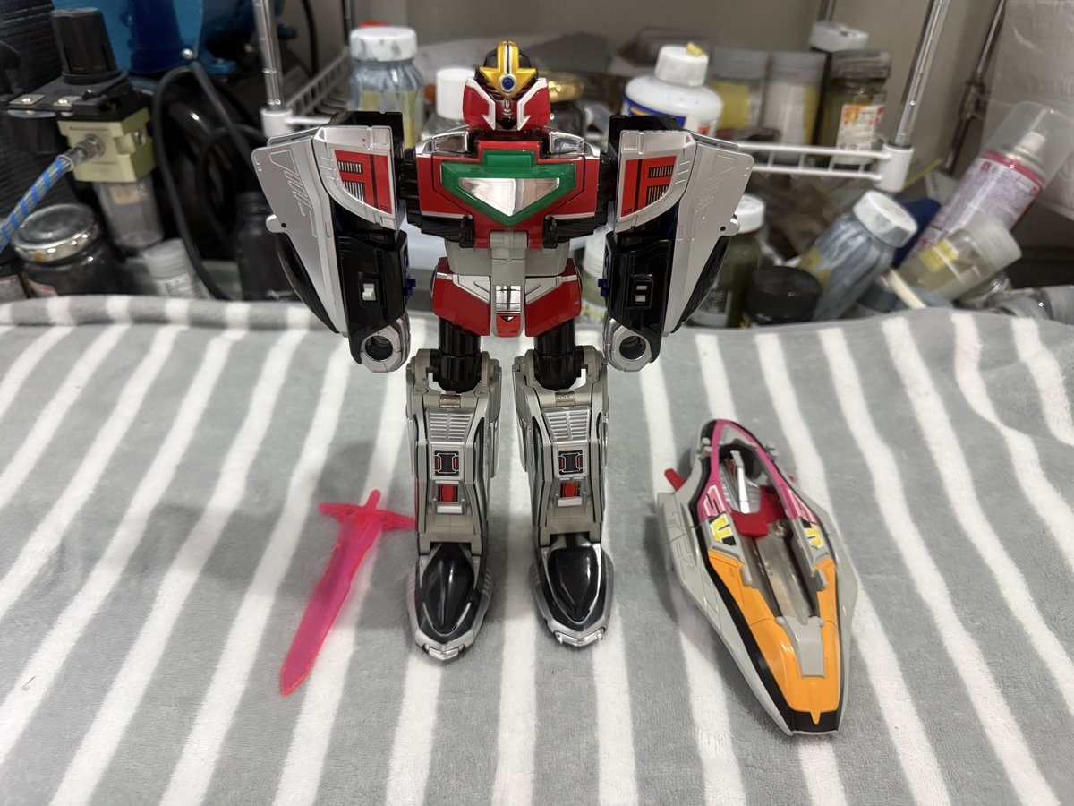 hakozumi's tweet photo. タイムジェットにタイムロボα・β

タイムシャドウ

遊び方忘れちゃった https://t.co/XxVqszfJtq