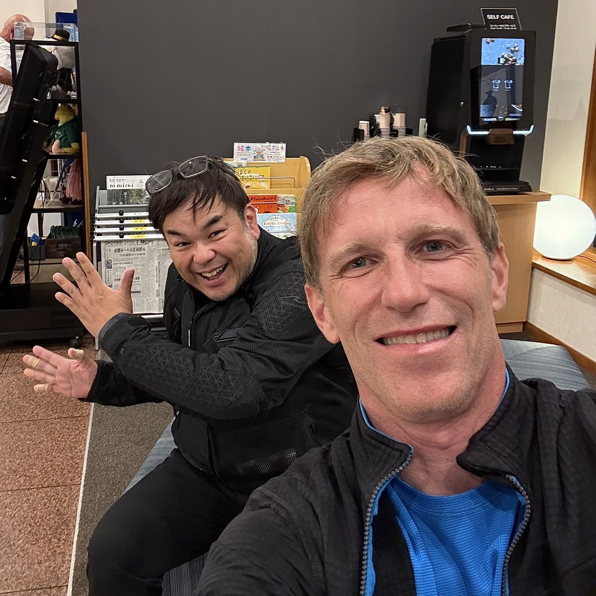 R_Quintarelli's tweet photo. 偶然すぎます‼️

今日泊まっているホテルで、
久しぶりに元日産自動車のShotaroさんにお会いしました。

SUPER GTで僕がゴールデンエラを過ごした頃、本当にお世話になった方です🏎️📽️🎞️

こうして思いがけず再会できると、当時のいろいろな思い出が一気によみがえります。

懐かしい時代です。。

#NISSAN
#NISMO
#SUPERGT