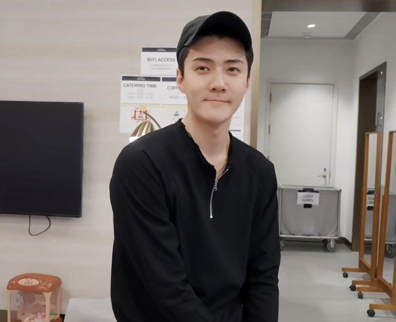 mooomineee's tweet photo. 너무착순이표정... 저는해치지않아요착해요표정 https://t.co/P5XrMkBBfy
