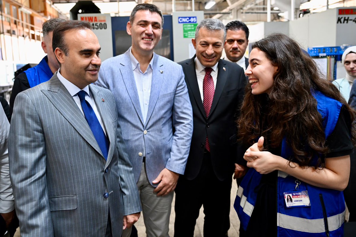 trabzonarsinosb's tweet photo. 📌 Sayın Bakanımız Mehmet Fatih Kacır ve beraberindeki heyet, Organize Sanayi Bölgemizde faaliyet gösteren TİSAŞ Trabzon Silah Sanayi A.Ş. ile Politek İnşaat Ambalaj Gıda ve Su Ürünleri Sanayi ve Ticaret A.Ş. tesislerini ziyaret etti. https://t.co/yPDbzQYRsO
