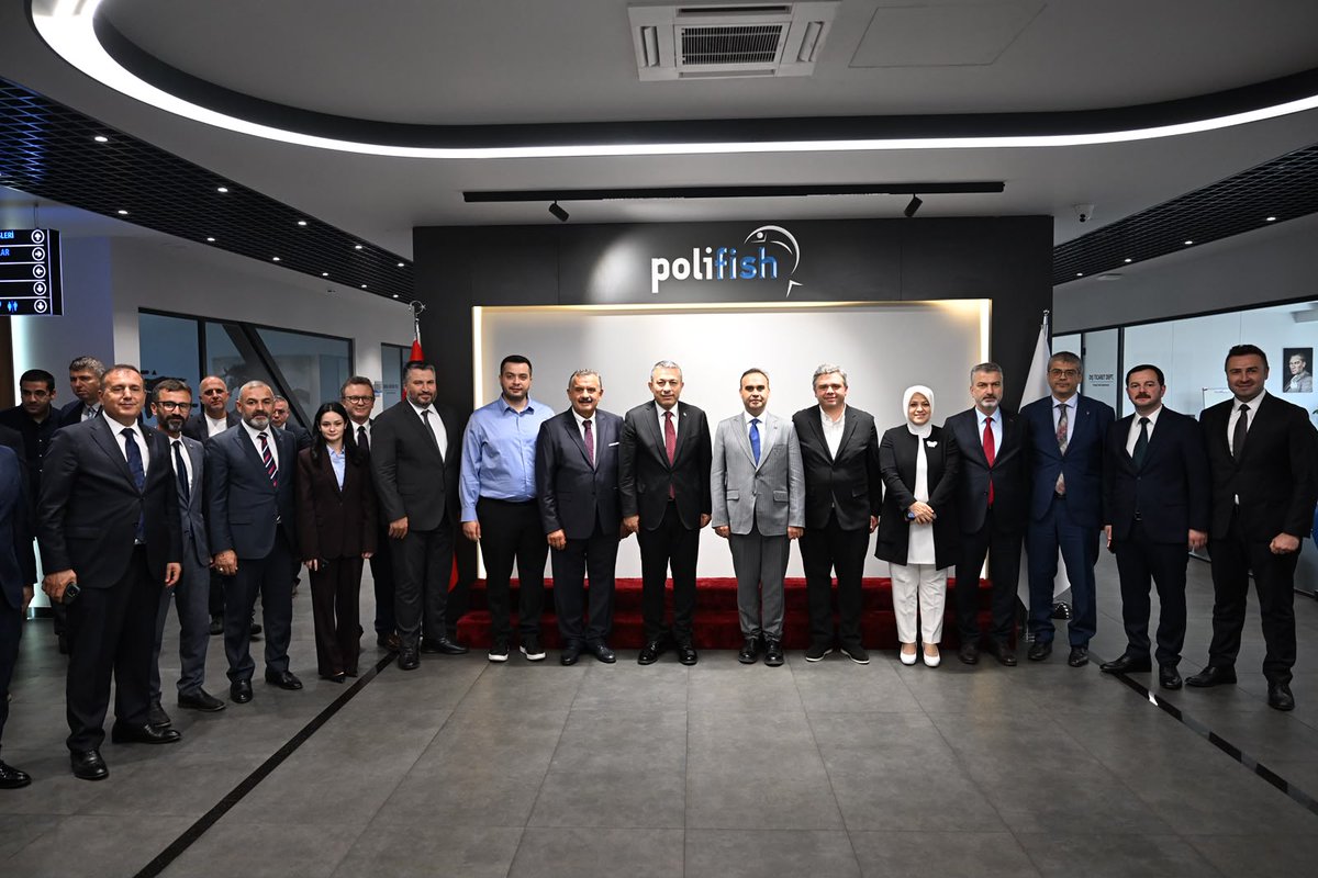 trabzonarsinosb's tweet photo. 📌 Sayın Bakanımız Mehmet Fatih Kacır ve beraberindeki heyet, Organize Sanayi Bölgemizde faaliyet gösteren TİSAŞ Trabzon Silah Sanayi A.Ş. ile Politek İnşaat Ambalaj Gıda ve Su Ürünleri Sanayi ve Ticaret A.Ş. tesislerini ziyaret etti. https://t.co/yPDbzQYRsO