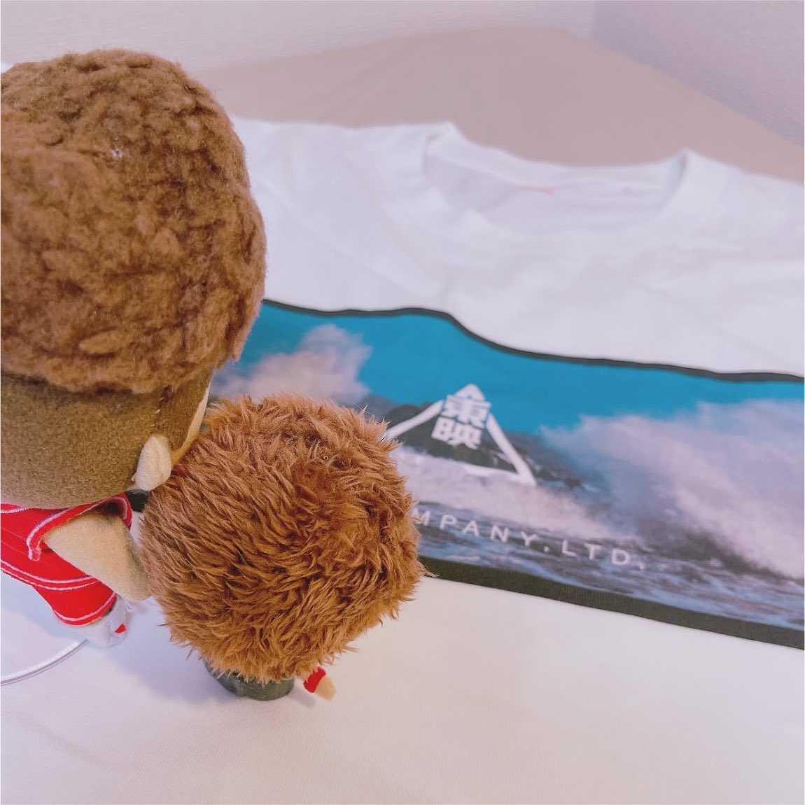 731occo's tweet photo. さよなら丸の内TOEIのときの限定UT、そろそろ会社に来ていってもいいかもしれない(職場内自己開示ゼロ人間) https://t.co/OGODsMGTXD
