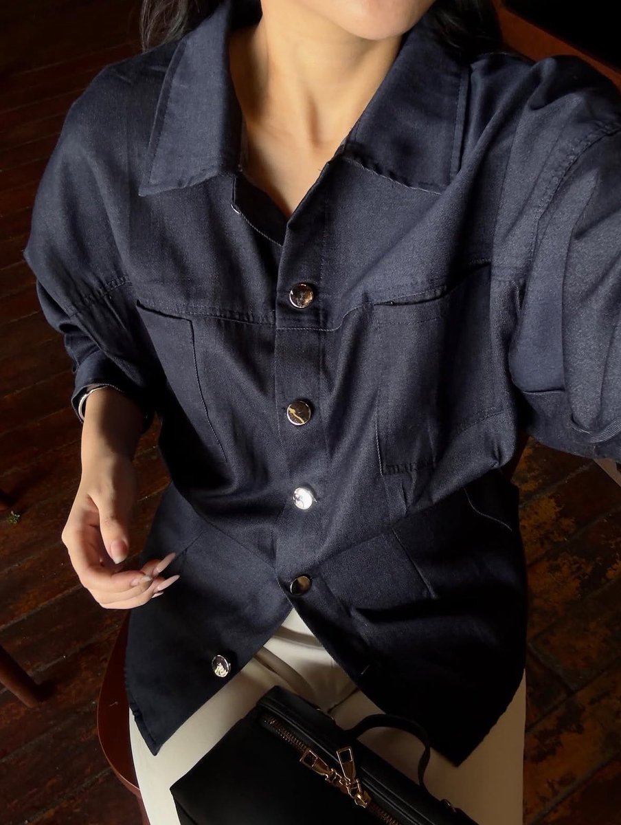 chaeinxz's tweet photo. millie denim shirt 
https://t.co/kX8f12rJAO https://t.co/jkZz2n5MzU