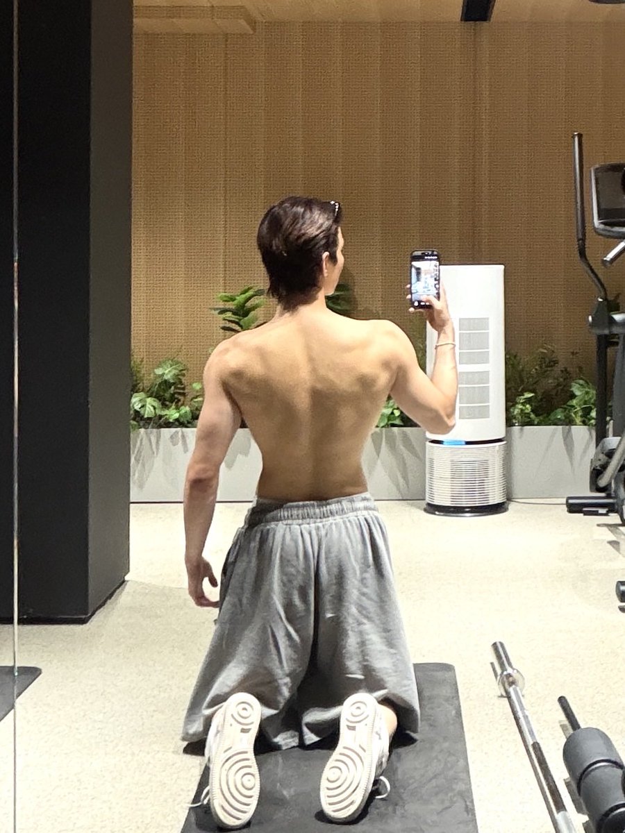 txxnxxjjoo's tweet photo. ㅅ벌  너무 놀라서 비명지름 https://t.co/FIqZ1x6GzK