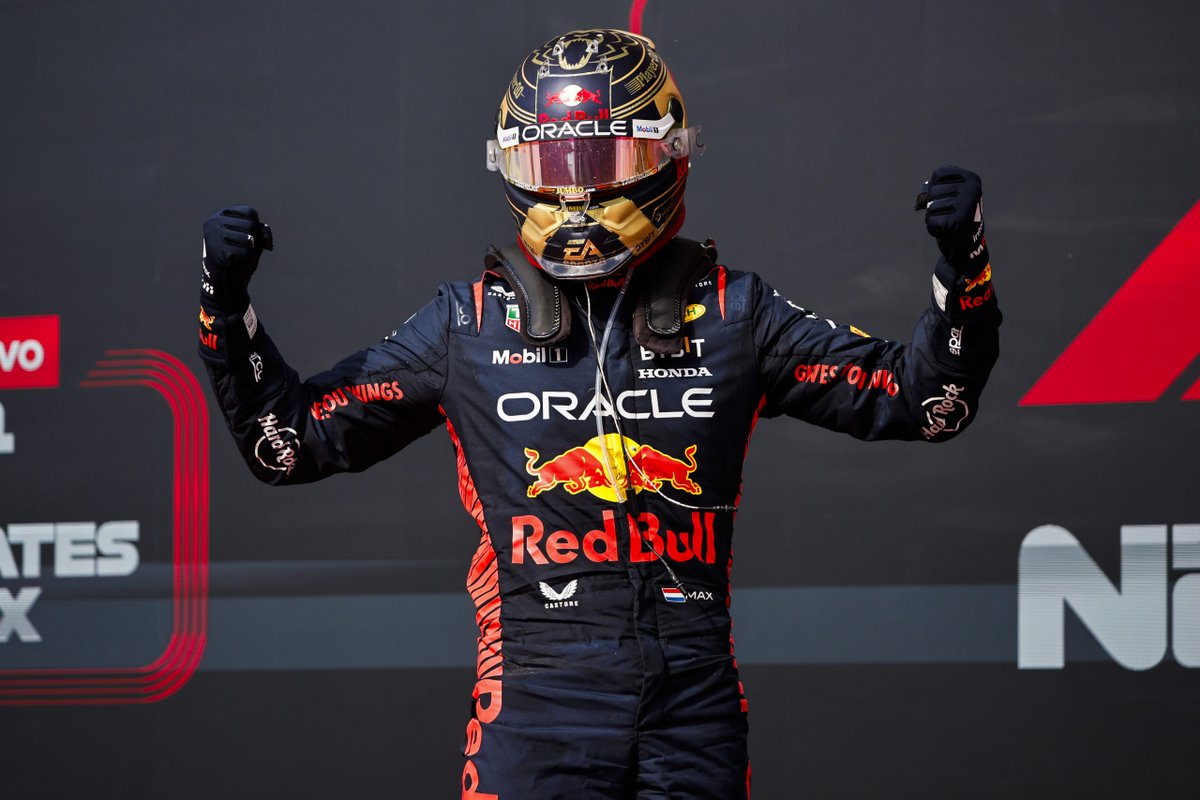 F1GuyDan's tweet photo. A perfect driver that won all GPs and sprints and recorded the fastest lap in every race in 2023 would have scored 620 points.

Max Verstappen collected 575/620 points in 2023 🤯

That's how close to perfect his 2023 season was. https://t.co/lvHbzODl5n