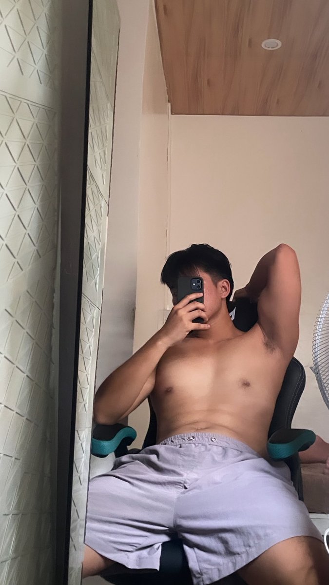 _dumprandom's tweet photo. Ang lamig ng panahon kaya itong si junjun sobrang tigas nanaman haha

#alterangeles #altermabalacat #alterclark #alterpampanga https://t.co/tj76YowyaZ