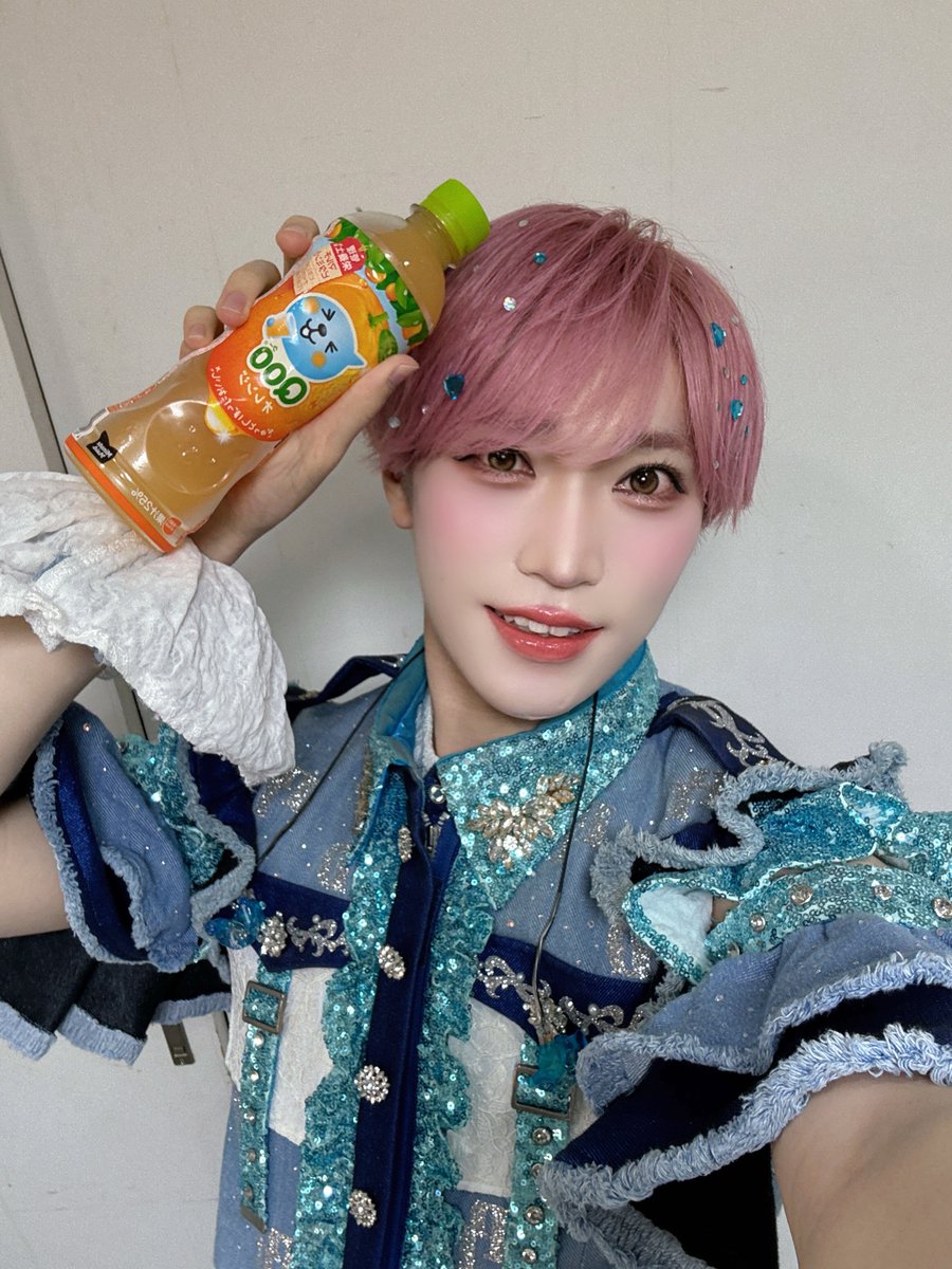 taiga_paragon's tweet photo. 『コカ・コーラ SUMMER FES 音楽LIVE』
ありがとうございましたーーー！！

サマフェス最高（  ᵒ̴̷͈ᜊᵒ̴̶̷͈  ）❕
夏を感じた野外フェスってやっぱいい
たのしかったあああ
全部出し尽くしたーー😹

だいすきなQooと🍊 https://t.co/oiYe6u0Ndv