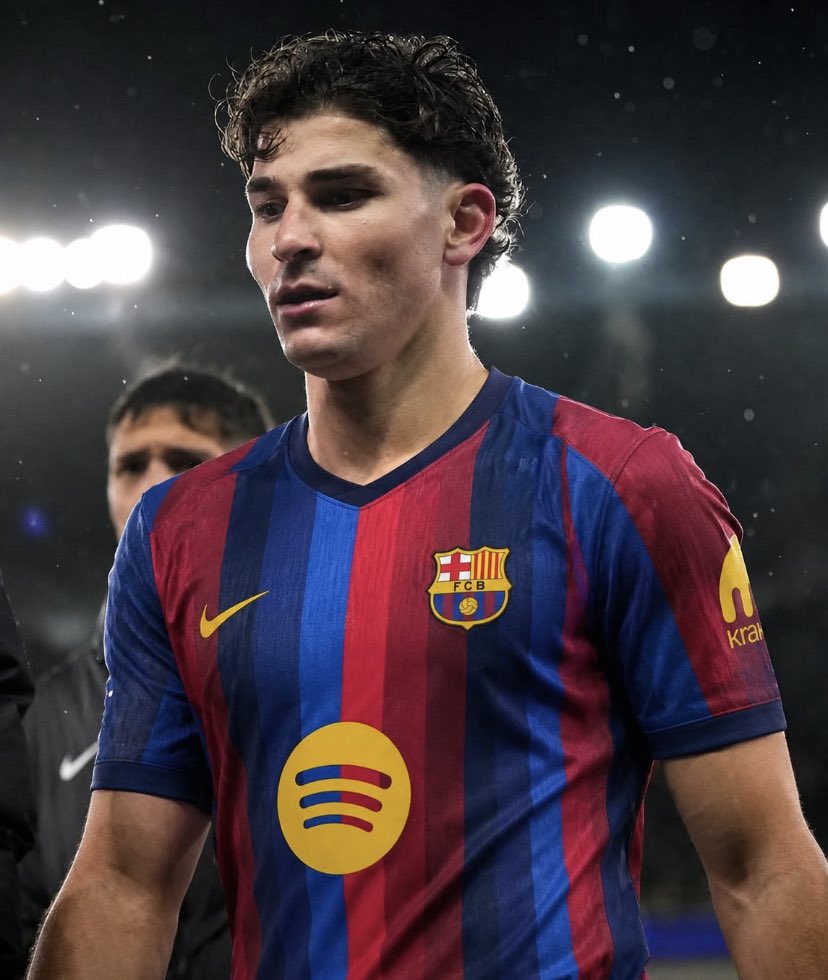 ir7vs's tweet photo. سؤال للمشجع البرشلوني فقط

لو نفترض واحد منهم بيجي، مين بتتمنون رودري او الفاريز؟ https://t.co/0XbMv4ekXj