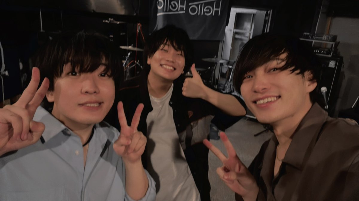 HelloHello_tomo's tweet photo. ハローの日！！！
奈良に帰ってこれてよかった、また絶対帰ってくるで！
みんなが来てくれたのが本当に嬉しくて幸せな空間でした！だいすきだ！
ありがとう！！！ https://t.co/3HoYvI3bC9
