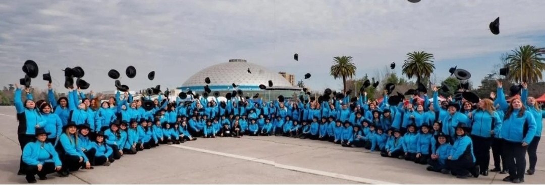CHICASDECALIPSO's tweet photo. @CHAYANNEMUSIC La unica penitencia que te colocariamos es que debes venir a #Chile a que te estamos esperando todas #TusChicasDeCalipsoChile 
💙💙🇨🇱🇨🇱💙💙🇨🇱🇨🇱🇨🇱💙💙🇨🇱🇨🇱💙💙🇨🇱🇨🇱 https://t.co/3CSTMMhndS