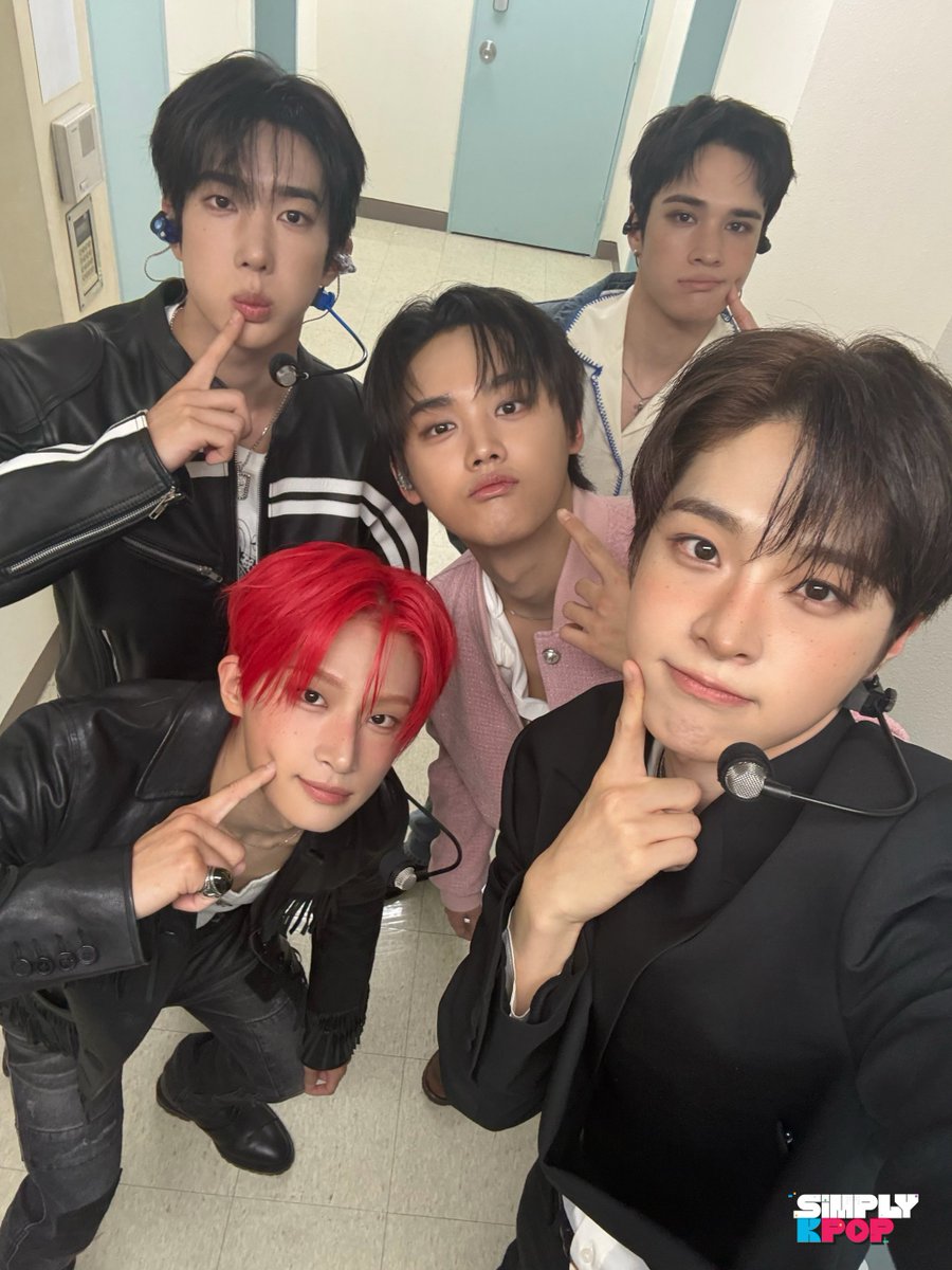 _Simplykpop tweet picture