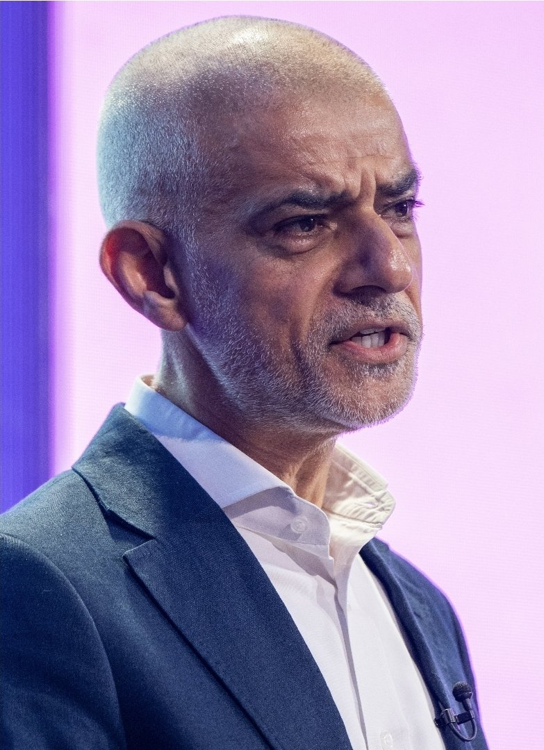 DavidPoulden's tweet photo. I say Sadiq Khan is the worst thing to happen to London since the blitz of the second world war!
Drop a ❤️ retweet and follow me if you agree. https://t.co/Q3wOHYGoQc