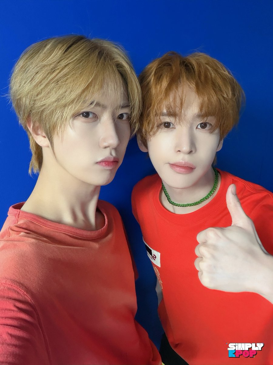 _Simplykpop's tweet photo. Myeongranz turning cheeks tomato-red one fan at a time🍅
and it's vine by us❣️

Ketchup with Simply K-Pop at 1 pm KST ⏰

https://t.co/aPKTilr0Ni

#ALLEN #앨런 #WONJIN #원진 
#CRAVITY #SimplyKpop #심플리케이팝 https://t.co/fllw6xeKYT