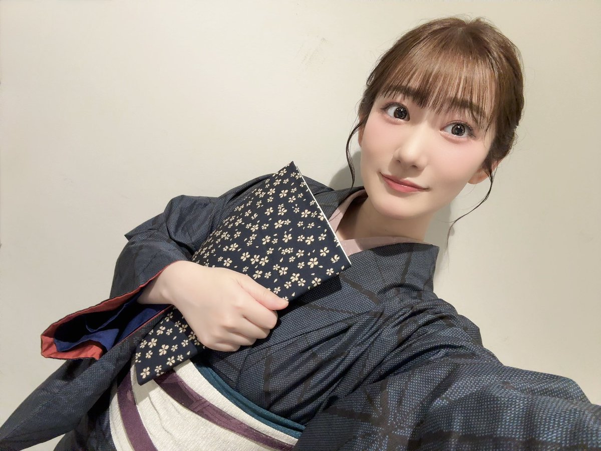 okasakimiho_PR's tweet photo. #TokyoKaidanCollection2026
ありがとうございました！

初めての朗読劇で緊張を味わいながらも、精一杯お峰を演じさせていただきました。

いろんなお峰の解釈があると思うのですが、私は一途でなんだかんだノリに付き合ってくれる彼女が好きでした。

お家でのチェック、お稽古、リハーサル、本番と回を重ねるごとにお峰と自分が近くなってゆくのが心地よかったです。

でも…興津さん演じる伴蔵！やっぱり罪な男でしたね！

そして怪談師さんたちのお話力、記憶力、全然噛まない脳回路にも感動しながら、これまた初めての生怪談もウキウキで楽しませていただきました！

さて、明日からも牡丹灯籠の世界は続きます。

役者が変われば本も変わったかのように別の世界が展開されると思います。
ぜひ聴き比べてみてくださいね！(みほ)

#TKC2026 #東京怪談 #牡丹灯籠