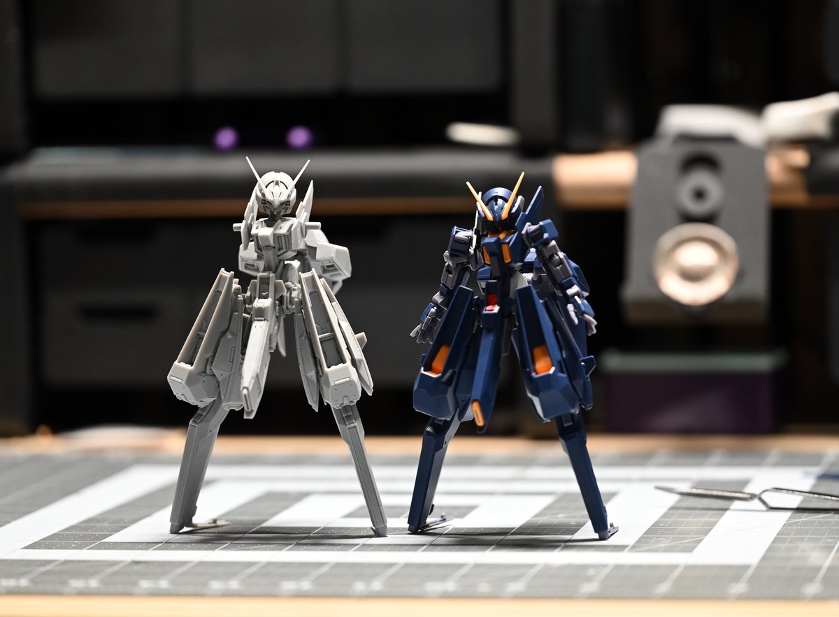 PiperMakes's tweet photo. Seems I'm just printing the whole 1/100 scaled down x'D  

So far, it looks like I'm just, gonna leave a handful of the joint tolerances in the legs alone as they print as is just fine, would just need a detail pass to define things for the scale a bit better.
#AOZ https://t.co/VNuUH8Qy4L