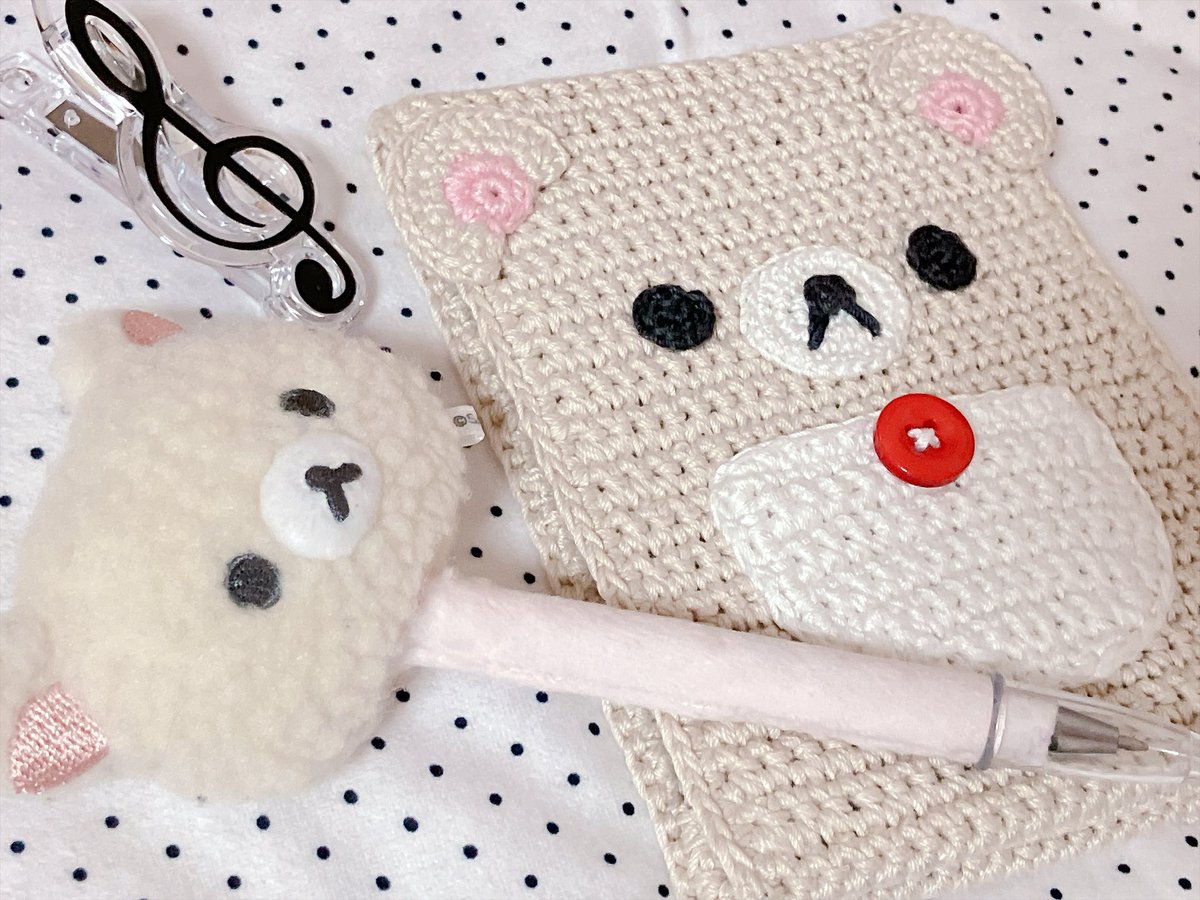 834oic's tweet photo. メモ帳カバー編んだ🧶✍🏻️🐻‍❄️
お腹の部分はポケットになってる🙆‍♀️
5号で編んだから少しゆるめ👐
メモ帳はサイズぴったり◎

#コリラックマ
#編み物 https://t.co/zrzPFHJiGG