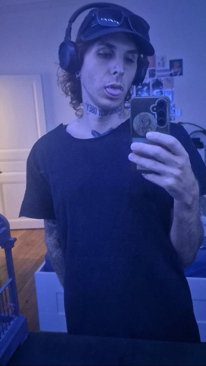 CharlieC_MtF's tweet photo. Hi 
#femmetrans #femtrans #femboy #trans https://t.co/Z0RjiPCbsp