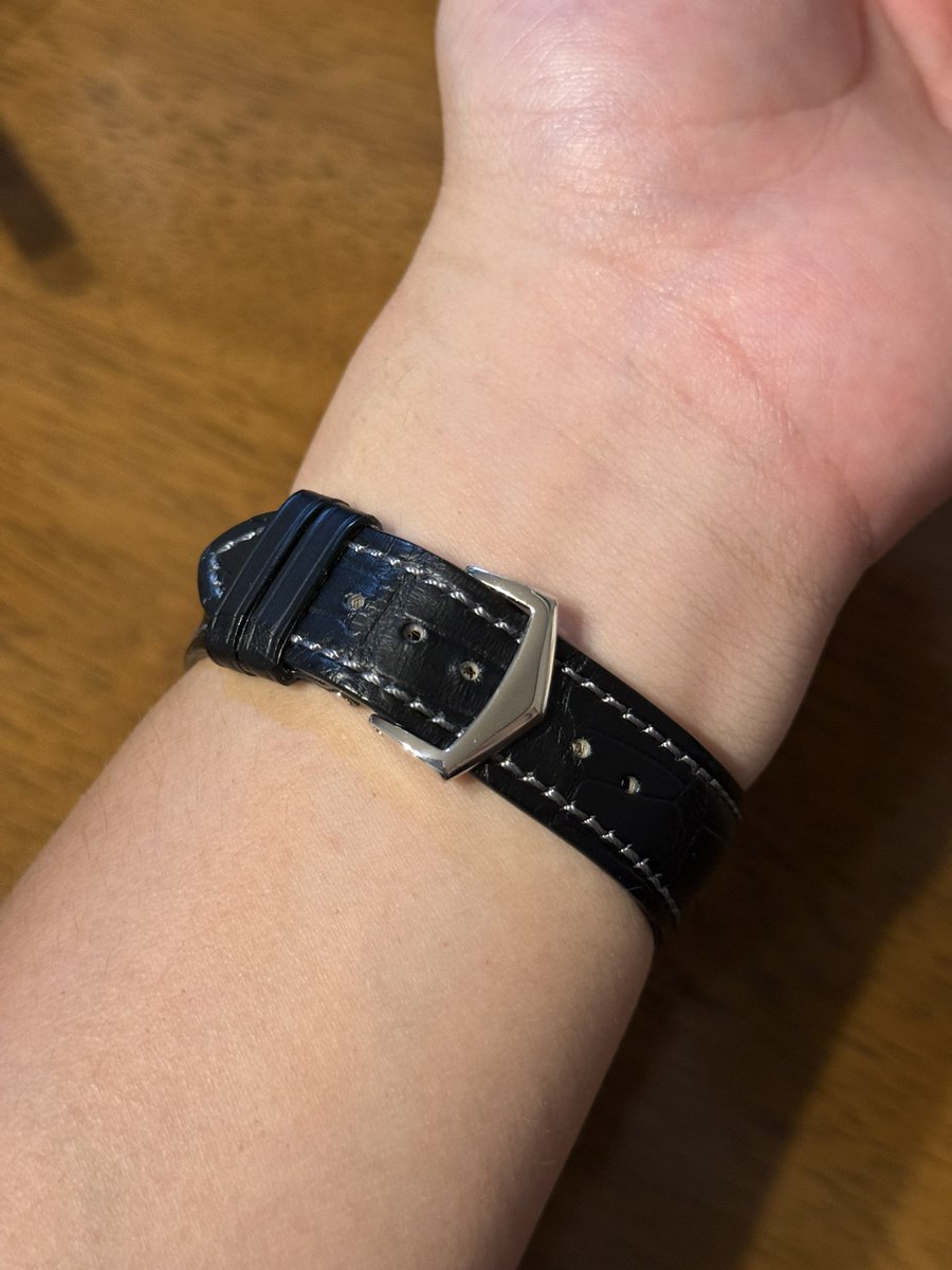 watch_lover_ss's tweet photo. カラトラバ6000G-001が来ました！！
(再投稿)

初めての金無垢、37mmのちょうど良いケース径、大好きなマイクロローター…

好きが詰まってます🫶 https://t.co/Msp3IB35Gm