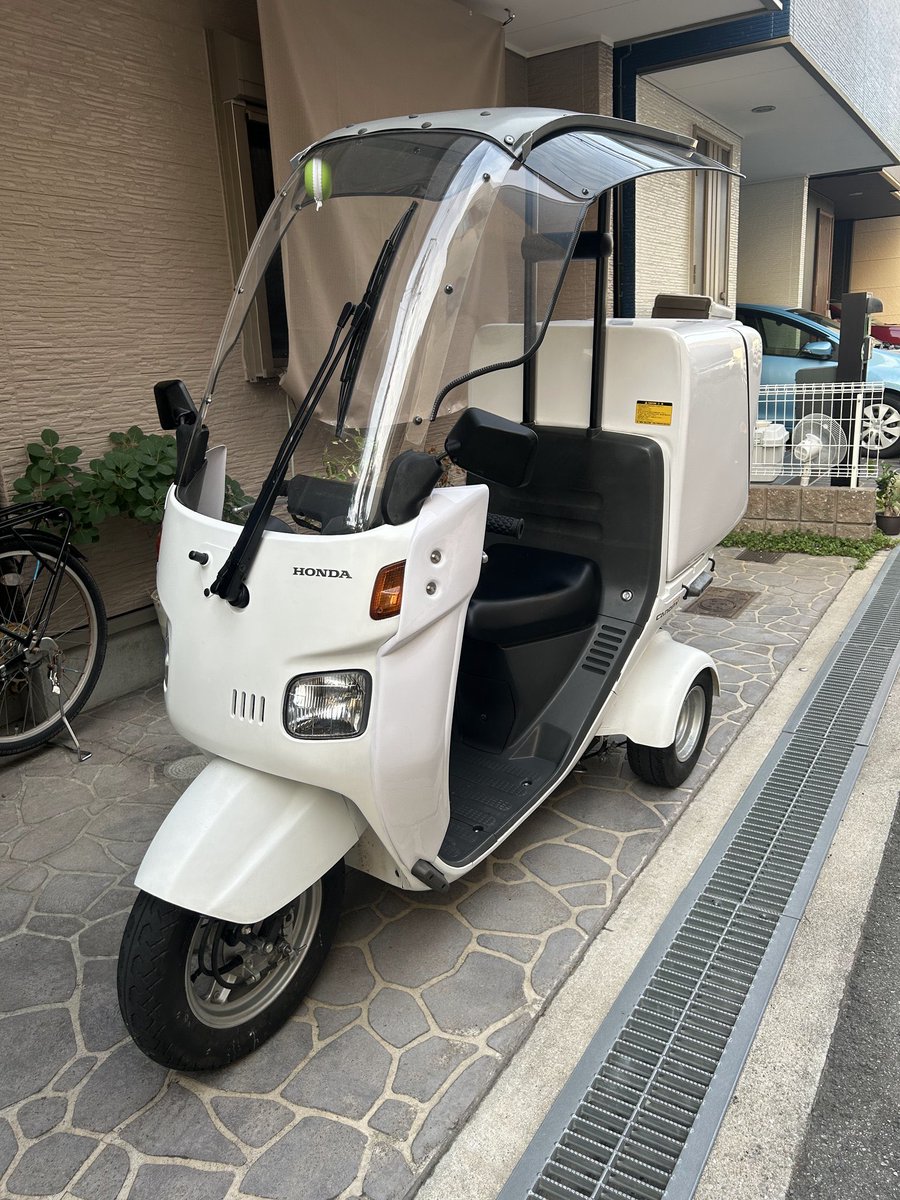 reo_tera's tweet photo. 疲れた〜実質3日かかった･･･
細かいところはまだまだ反省はあるけどやってよかった。もう2度としないけど😆
これで宅配感は無くなったかな〜
#ジャイロキャノピー
#DIY https://t.co/FxEFIHJ1NC