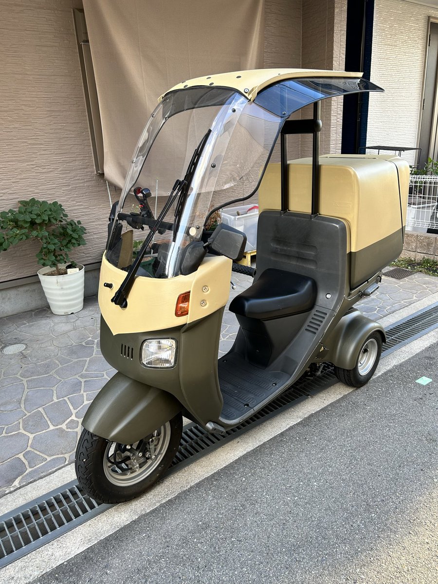 reo_tera's tweet photo. 疲れた〜実質3日かかった･･･
細かいところはまだまだ反省はあるけどやってよかった。もう2度としないけど😆
これで宅配感は無くなったかな〜
#ジャイロキャノピー
#DIY https://t.co/FxEFIHJ1NC