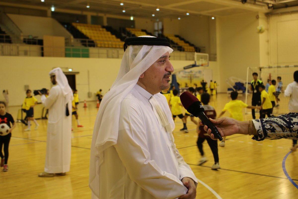 qatarsc61's tweet photo. نظم  الجهاز الشبابي بنادي قطر الرياضي #حفل_ختام_النشاط_الصيفي تحت رعاية إدارة المراكز والهيئات الشبابية تحت شعار #صيفنا_لشبابنا وبنهاية الحفل كرم محمد عبد الرحيم الهيدوس رئيس الجهاز الشبابي منتسبي النشاط المميزين  وتمنى لهم المزيد من التقدم والرخاء https://t.co/tptUdNCxHP
