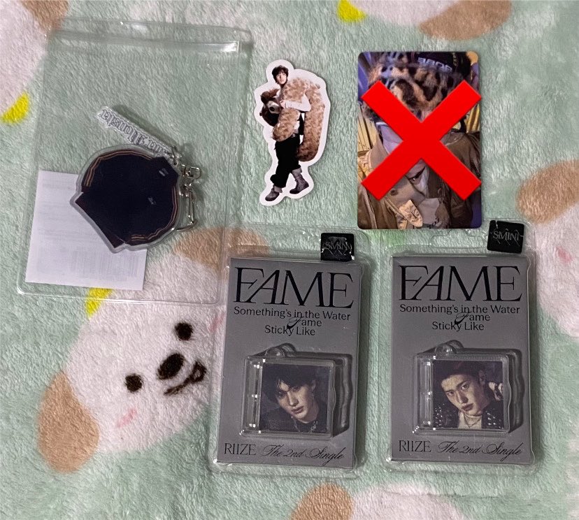 ayooooleem's tweet photo. wts พร้อมส่ง 
บั้มเปล่า smini anton sohee แอนตัน โซฮี 70/1
สติกเกอร์ แอนตัน odyssey 30
acrylic eunseok pop up อึนซอก 290 

ค่าส่ง 30📮 
สนใจ dm ได้เลยค่า 

#ตลาดนัดriize #ตลาดนัดน้องข้าว
#RIIZE_ARCHIIVEinBKK acrylic https://t.co/BkfVdSOnSg