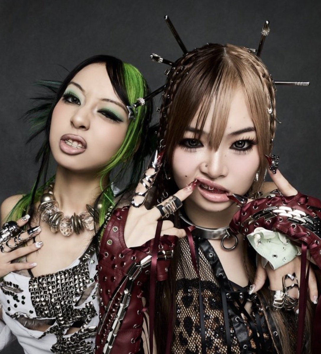 xx8118xxx's tweet photo. 凄い😱
ノノガからまたデビュー🫶
ファイナルに残った子と
その前に落ちてしまった子

どちらもラッパー
2人でデビュー
ちゃんみなプロデュースだよね🤔

後はソロでCOCOちゃんが
デビューかな？

「誰の手も離さない」

ちゃんみな🫶
有言実行している人
初めて見た😭

明日デビュー👏👏👏
#TAKARA https://t.co/zbQkFs7Vjp
