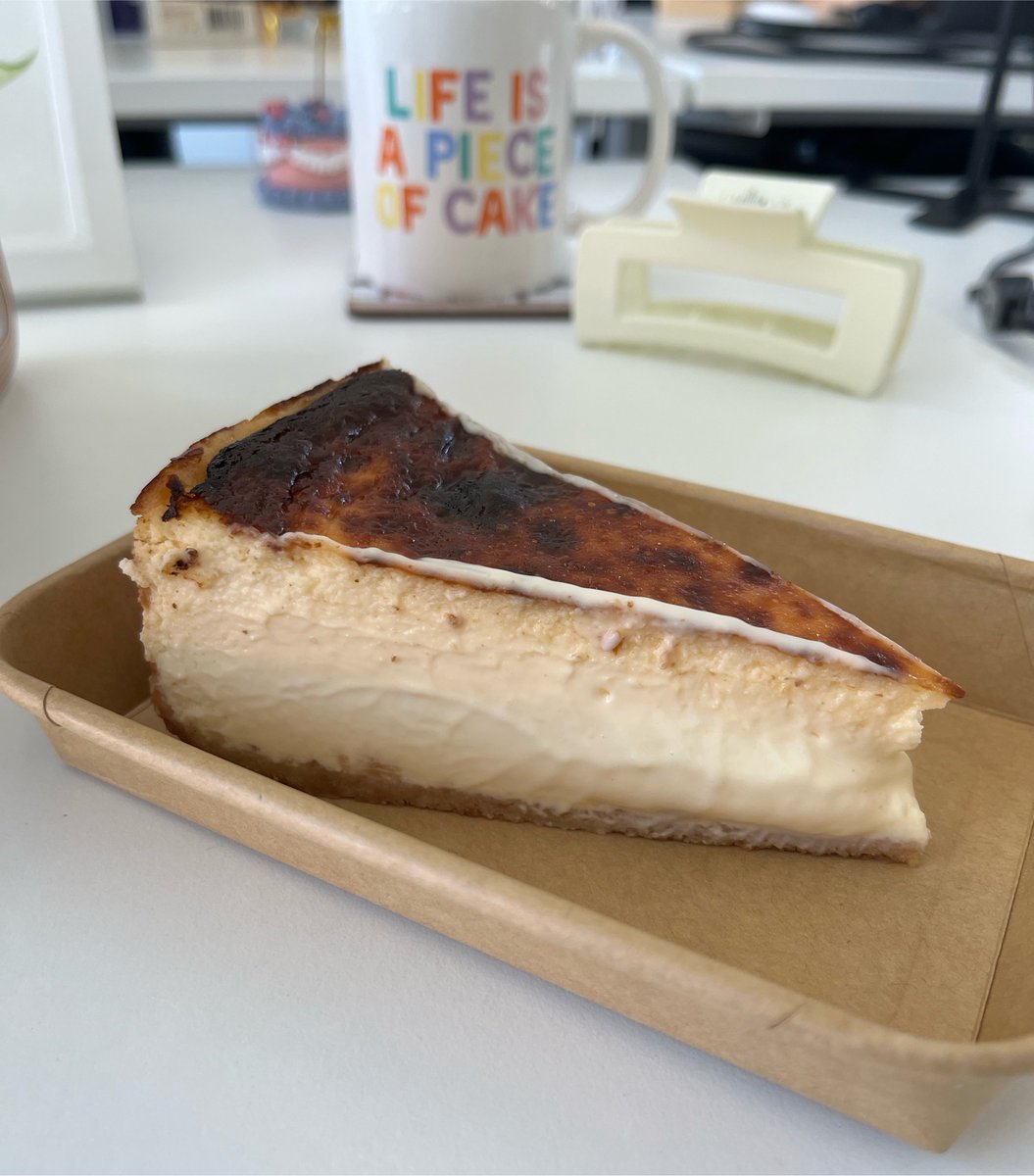 tais13_'s tweet photo. basque cheesecake.. para tudo https://t.co/u97VcmaPaz