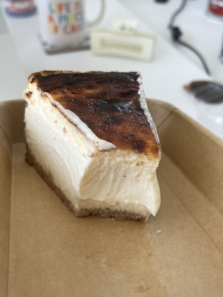 tais13_'s tweet photo. basque cheesecake.. para tudo https://t.co/u97VcmaPaz