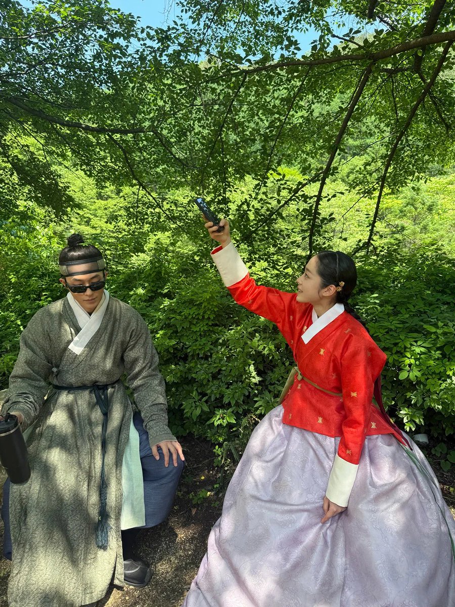 podo8713's tweet photo. 어차피 공식도 정확한 나이 말 안해줬으니까
구천생강 2921 민다
이십대끝자락의남자와 이제막스무살넘긴여자
연하놀아주다가지쳐버린연상 https://t.co/GJ6PWiZ0zQ