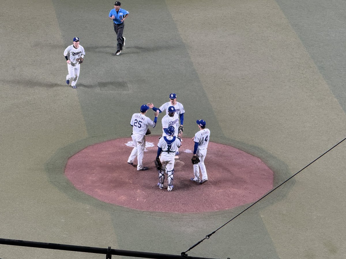 youril717's tweet photo. どらほー！
夢斗毎回のピンチも粘りのピッチングで7イニング無失点！橋本もナイスピッチング。
もう勝つしかないでしょというところで、8回打線爆発！昂弥が決めてくれました！
バヤシも打点、マスターの安定の積極スイングタイムリー。チャンテメドレー炸裂の素晴らしい8回、勝利😆
#中日ドラゴンズ https://t.co/vgBtmYTfpl