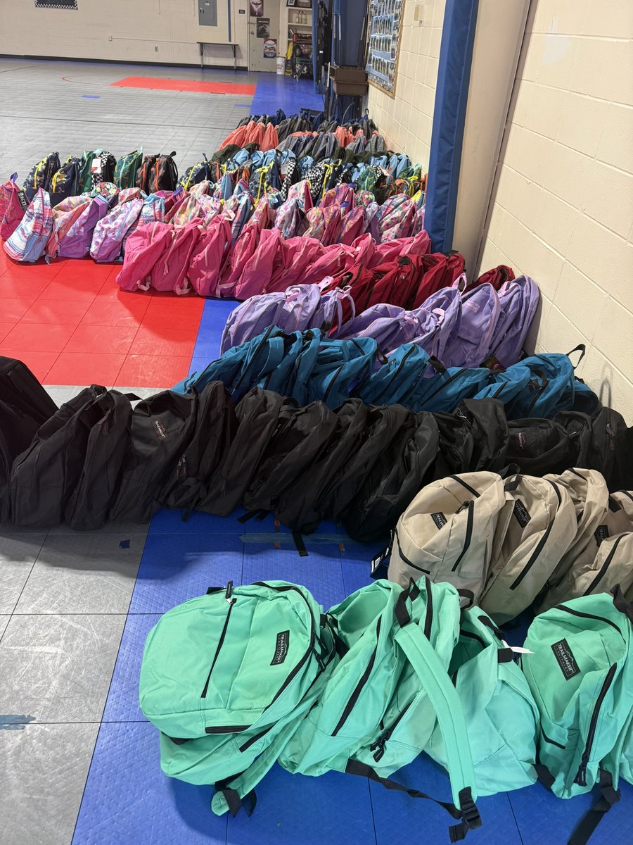 belmontbears's tweet photo. Mount Paran Church donated backpacks filled with school supplies for all of our students!  Thank you for your continued outpouring of love and support!! https://t.co/tBQohqJ1o1