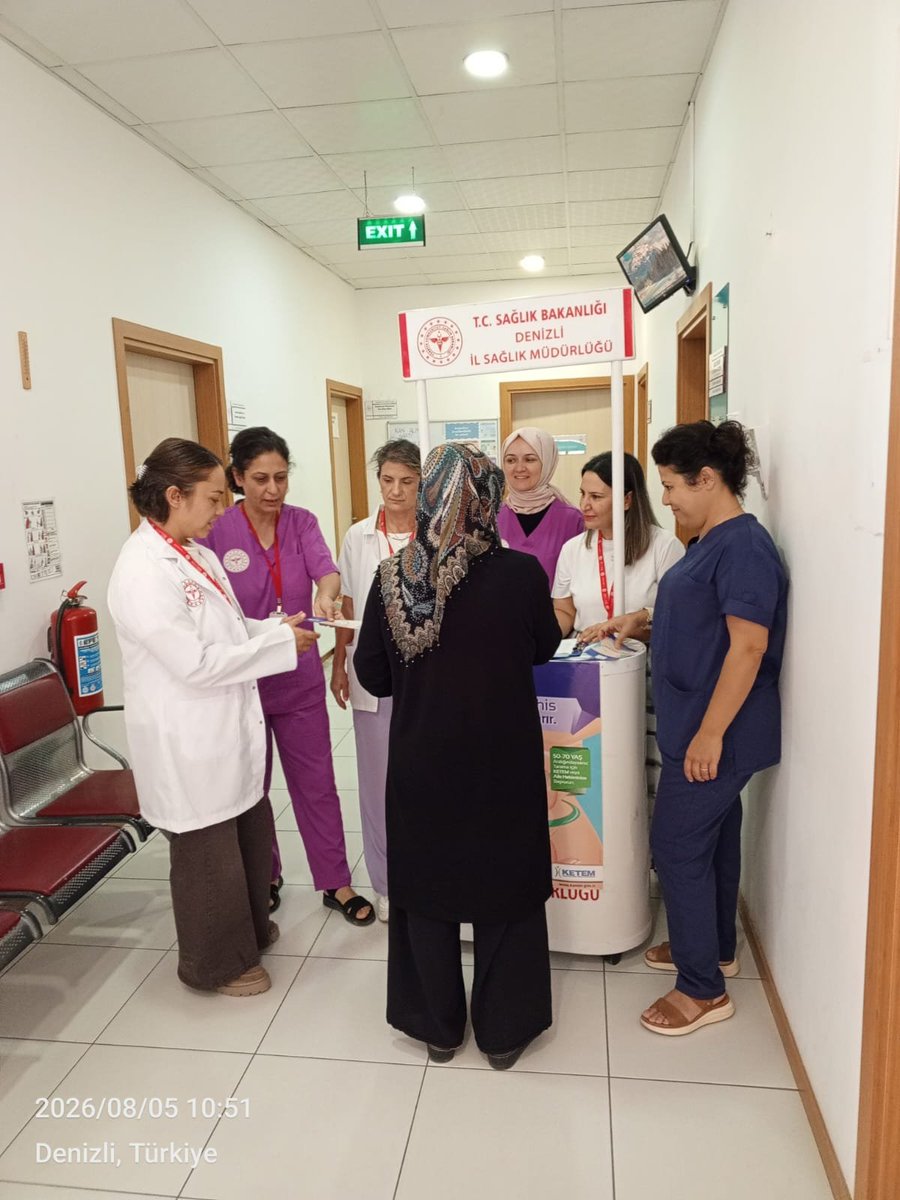 MerkezefendISM's tweet photo. Merkezefendi İlçe Sağlık Müdürlüğü olarak
“Riskten Kaçın Kanserden Korun.”
“ErkenTanı Al Sağlıkla Kal.”
Halil Çarkıt  Aile Sağlığı Merkezine  gelen kişilere “Ülkemizde en sık görülen kanserler nerlerdir? “ diyerek bu konuda dikkat çekmek istedik. https://t.co/rTfzM6GESX