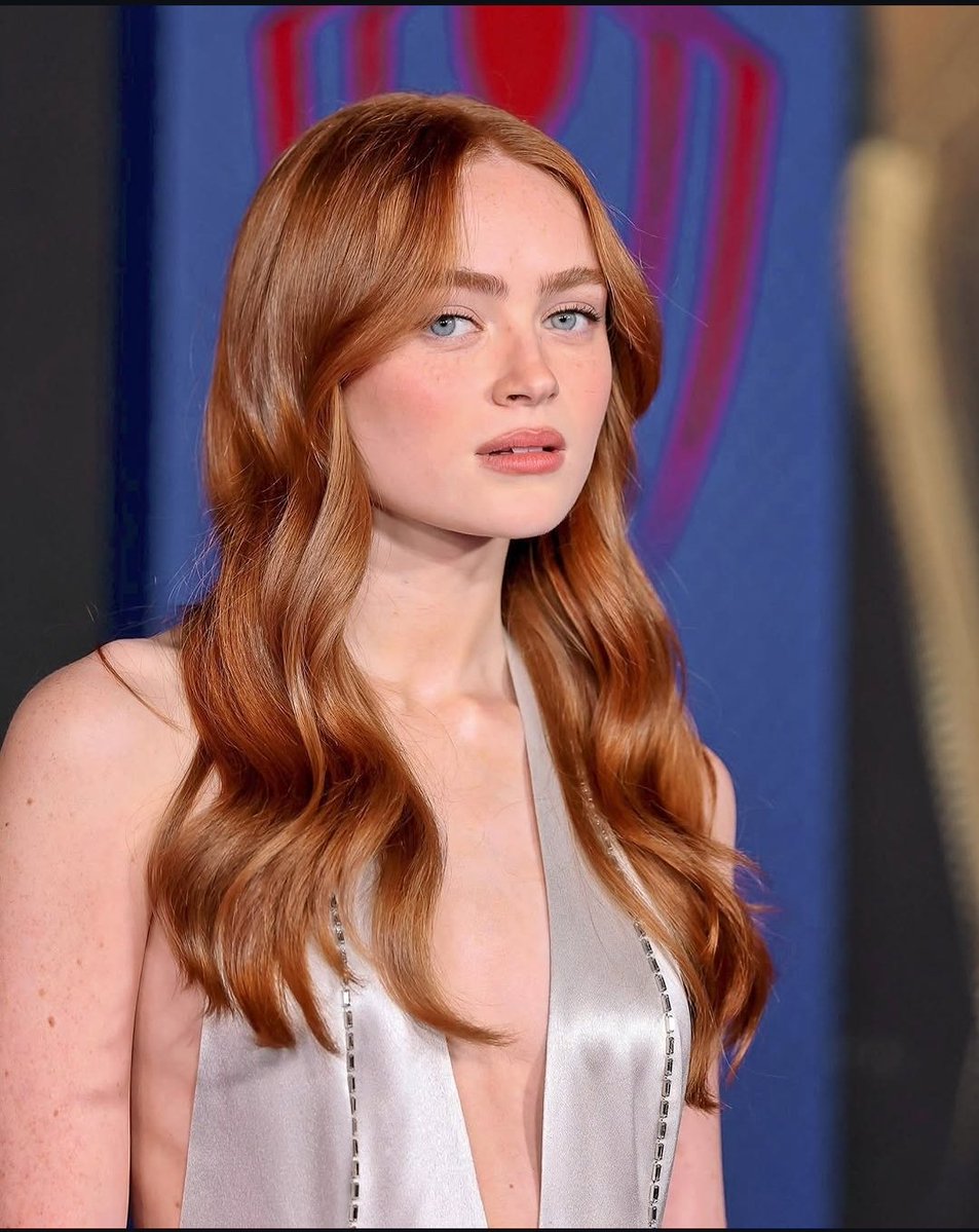PlotTwistHub's tweet photo. Tom Holland’s Spider-Man franchise would’ve felt completely different if Sadie Sink was cast as MJ. Would it have been better or worse? https://t.co/qHQdzyPJGy