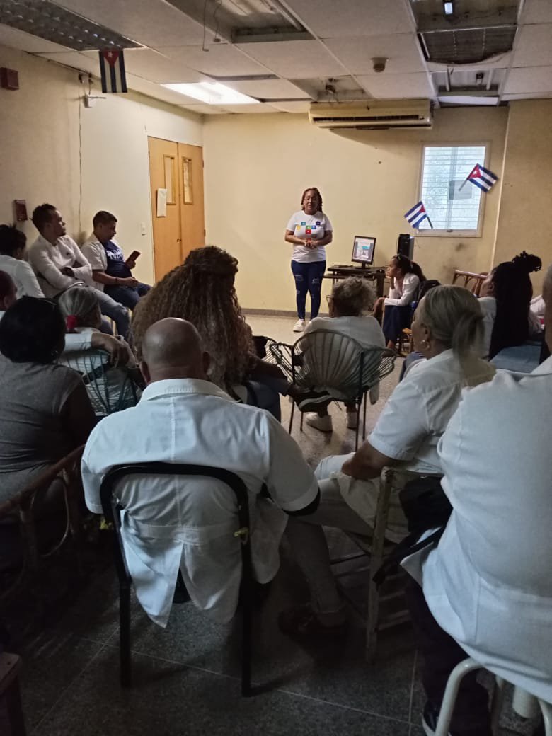 CubaMir_Ven's tweet photo. En conjunto con los CDI Santa Cruz del Está y Seguro Social, se desarrollo seminario con nuestros colaboradores sobre las 176 transformaciones aprobadas por Cuba, compartiendo ideas y criterios para lograr alcanzar los objetivos propuestos.
#CubaPorLaVida
#100ConFidel https://t.co/zNx1QBUvq4