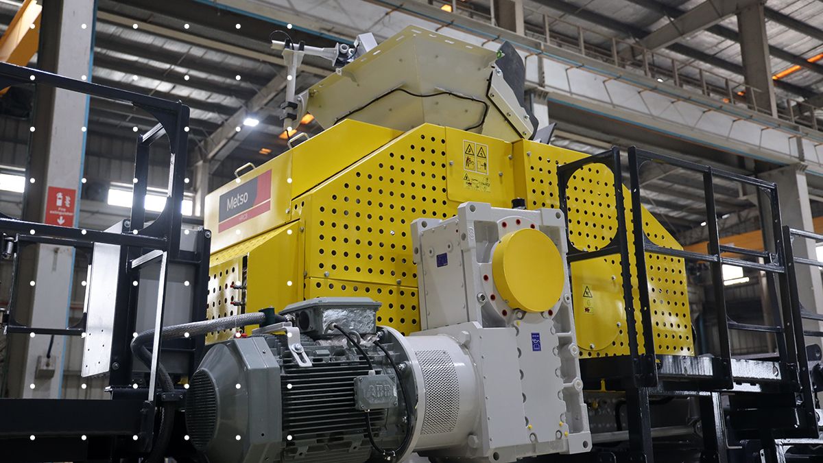 im_mining's tweet photo. .@MetsoOfficial has marked a major milestone for its #HRC™8 #highpressurerollcrusher, with 200 units now having been made at its #Alwar, #Rajasthan factory in India. HRC roll crushers excel in challenging applications, #reprocessing waste materials from crushing & screening processes https://t.co/KKk1y8W0jr
